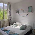 Alojamento de Acomodação e Pequeno-almoço La Carcassonne, Piscine Chauffée, Cité à 600m, Clim, Parking, Borne Ve